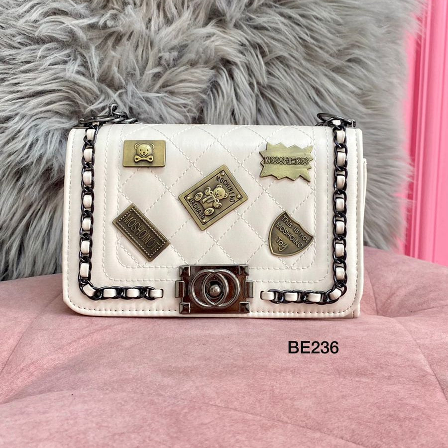 Bolso blanco apliques dorado cadena plomo 20cm* 13cm BAG07 C-B